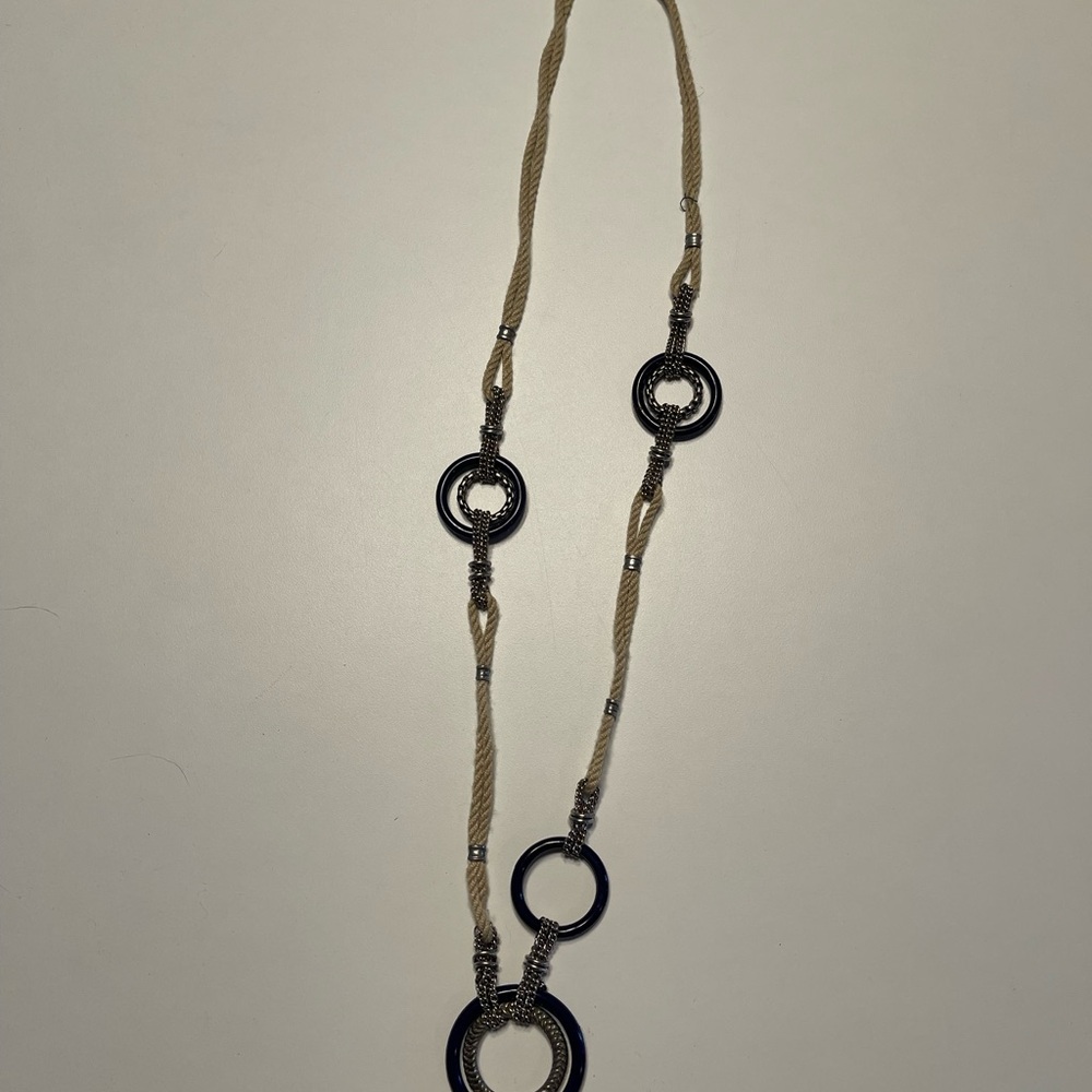 Chic Silver and Cream Pendant Necklace